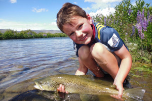 WFR1718.21.Finn Stevens releases his 4.5lb brown from the Tekapo River