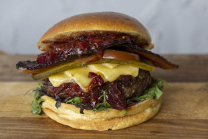 FishandGame AngeloGeorgalli Beatnik Burger SallyGreer 6844  FocusFillWyIwLjAwIiwiMC4wMCIsODUwLDU2MF0